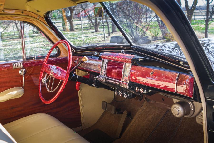 Интерьер Chrysler Windsor Town & Country Station Wagon 1941 года  (фото 21 из 24)